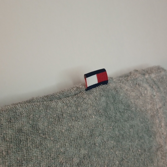 Tommy Hilfiger sleepwear top grey (gray) size s/p fuzzy and warm short sleeves - Picture 2 of 8